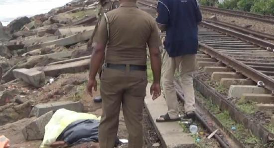 කොල්ලුපිටිය වෙරළ තීරයට පිරිමි මළ සිරුරක් ගොඩගසයි.